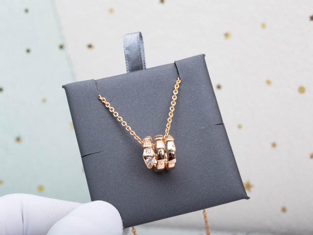 Pomuse SERPENTI PINK GOLD NECKLACE DIAMOND