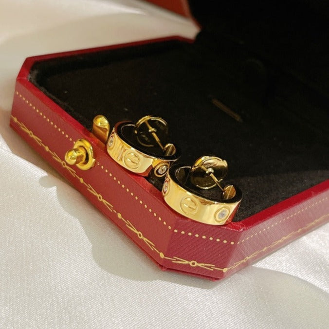 Pomuse LOVE EARRINGS 5.7MM 2 DIAMONDS