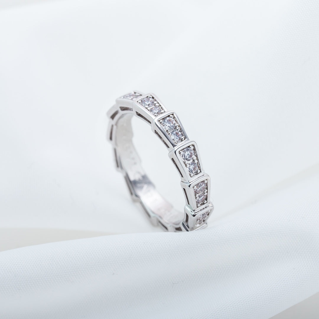 Pomuse SERPENTI RING SILVER DIAMOND PAVED 3MM