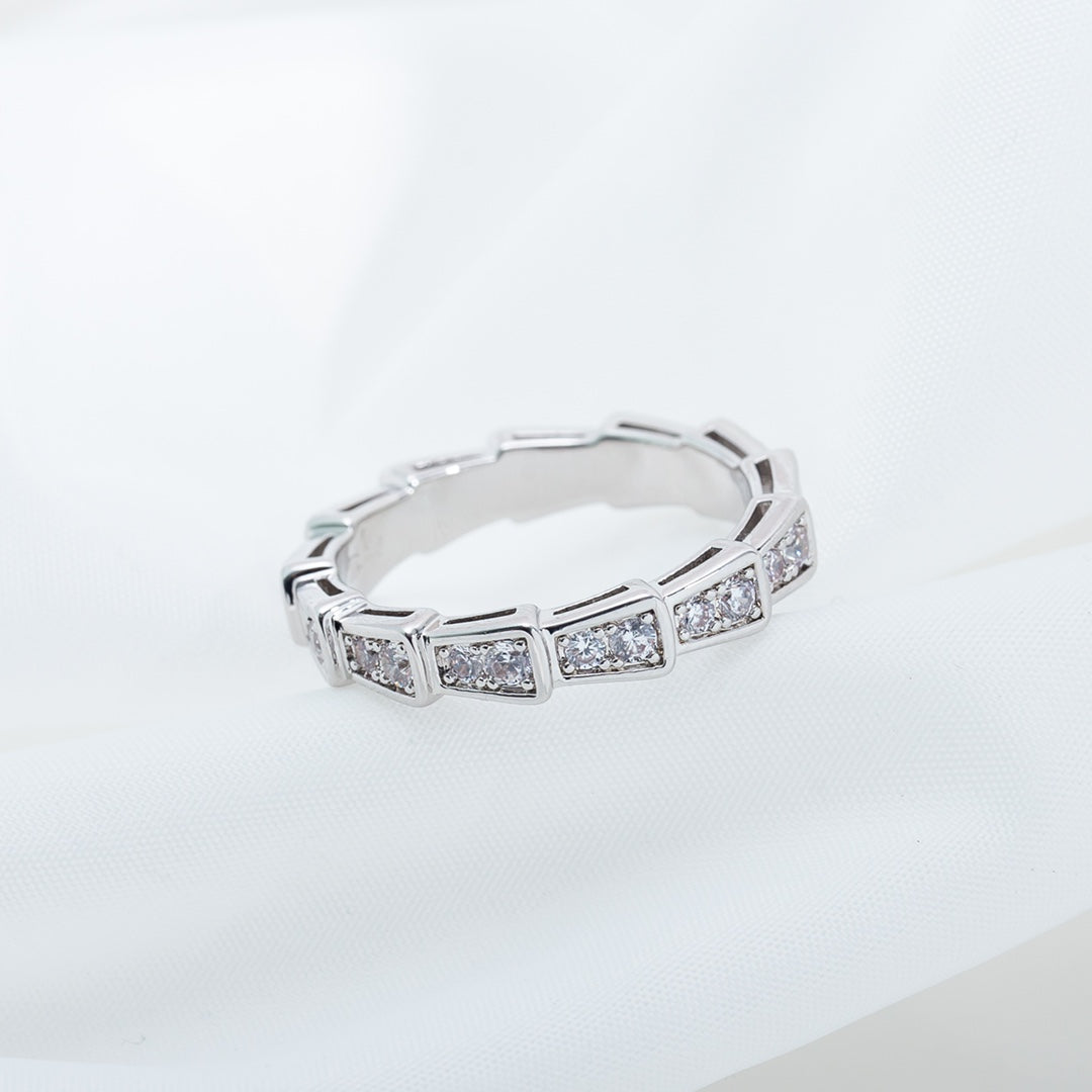 Pomuse SERPENTI RING SILVER DIAMOND PAVED 3MM