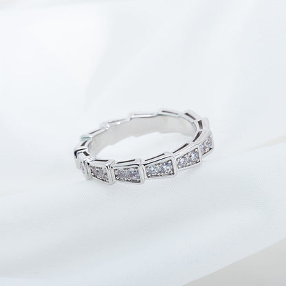 Pomuse SERPENTI RING SILVER DIAMOND PAVED 3MM