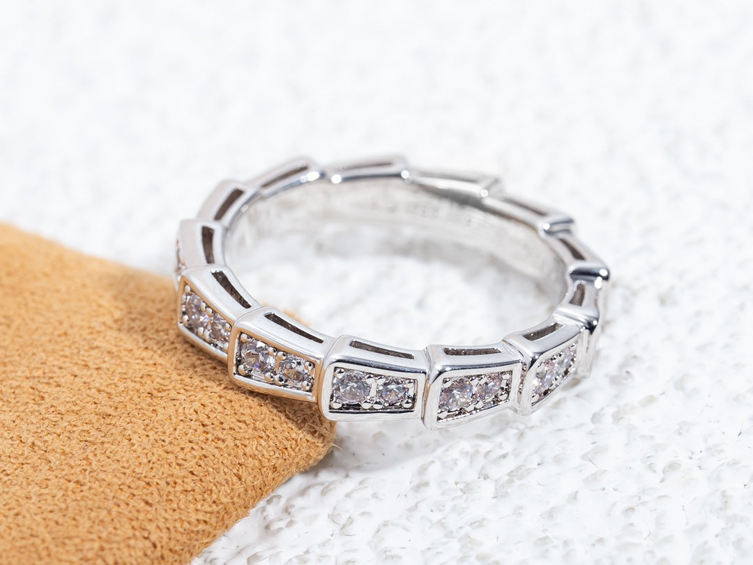 Pomuse SERPENTI RING SILVER DIAMOND PAVED 3MM