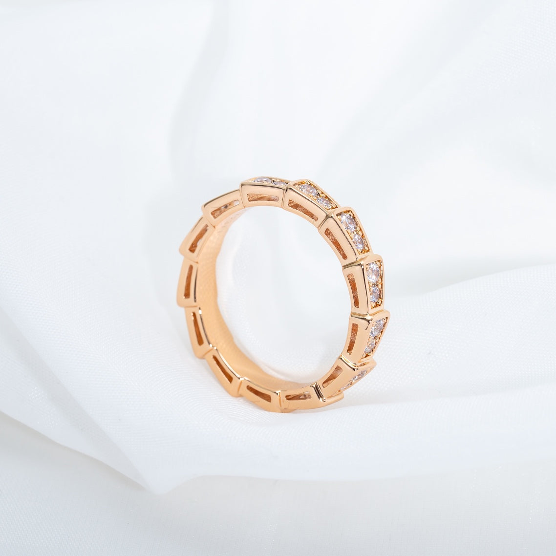 Pomuse SERPENTI RING PINK GOLD DIAMOND PAVED 3MM