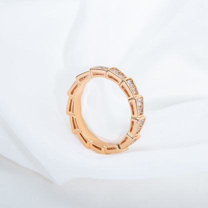 Pomuse SERPENTI RING PINK GOLD DIAMOND PAVED 3MM