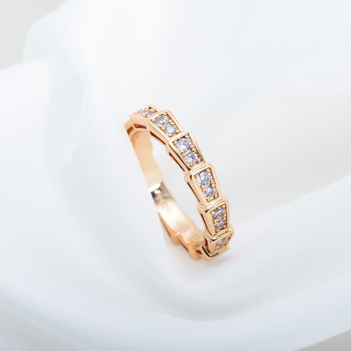 Pomuse SERPENTI RING PINK GOLD DIAMOND PAVED 3MM