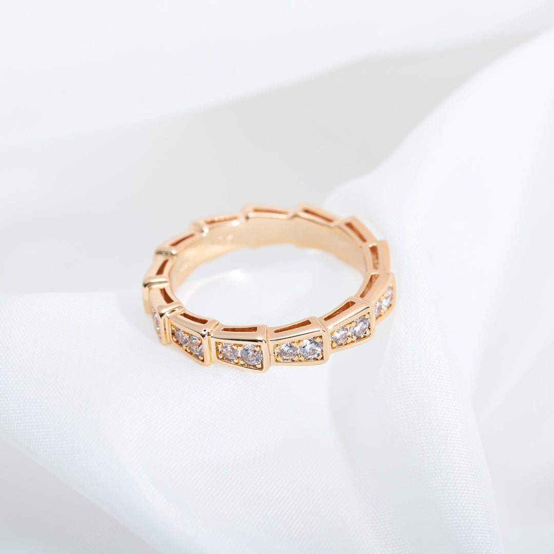 Pomuse SERPENTI RING PINK GOLD DIAMOND PAVED 3MM