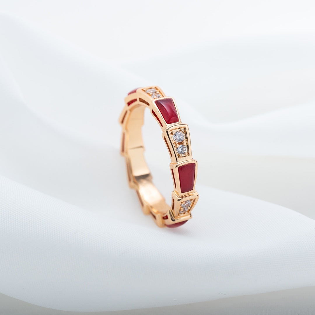 Pomuse SERPENTI RING PINK GOLD CARNELIAN DIAMOND 3MM
