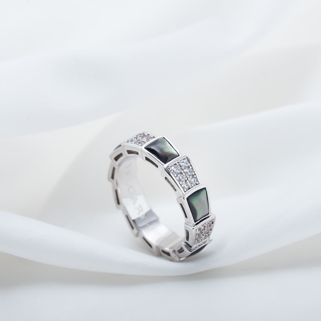 Pomuse SERPENTI RING SILVER DIAMOND BLACK MOP 4MM