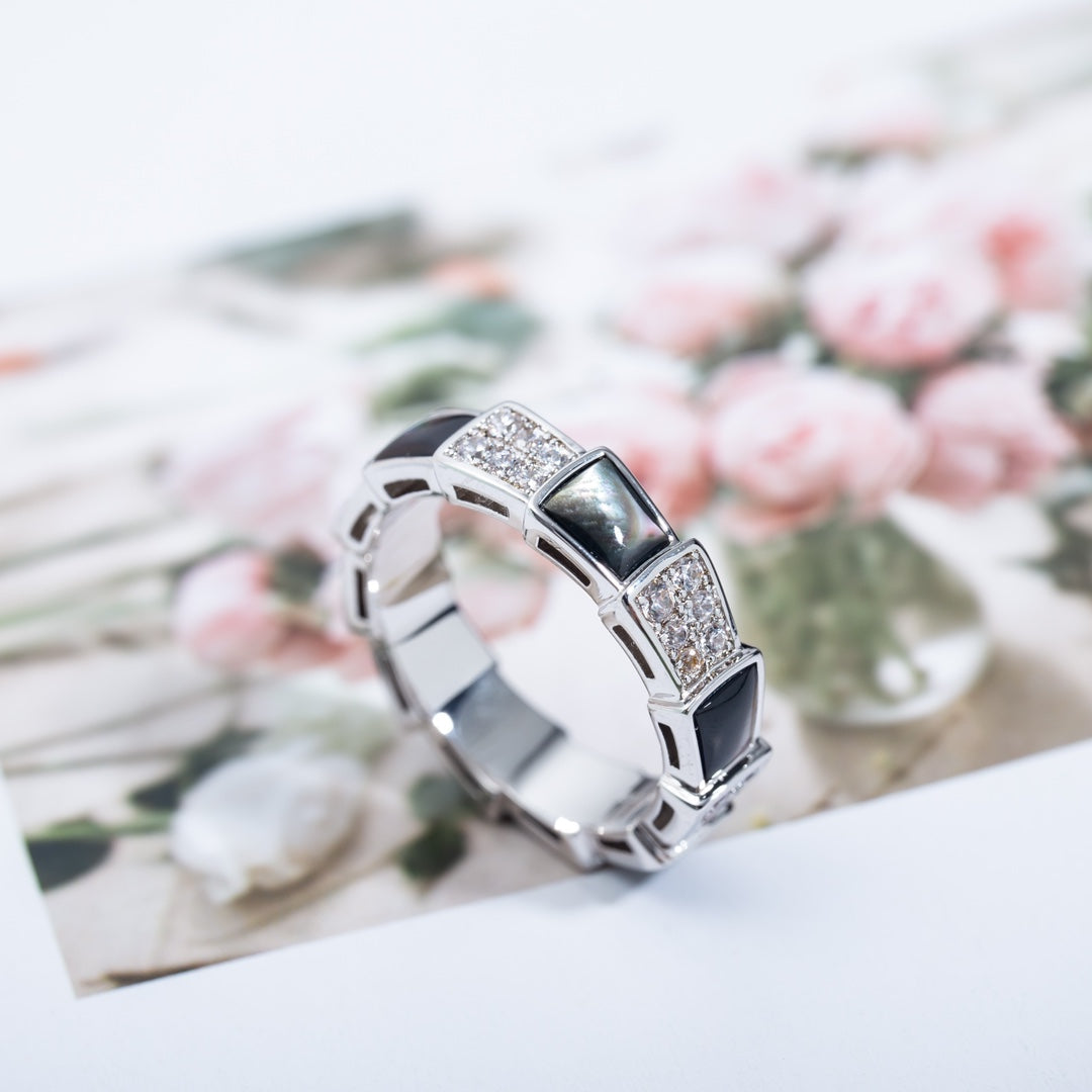 Pomuse SERPENTI RING SILVER DIAMOND BLACK MOP 4MM