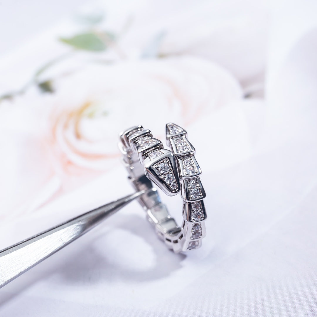 Pomuse SERPENTI RING SILVER DIAMOND PAVED 4MM