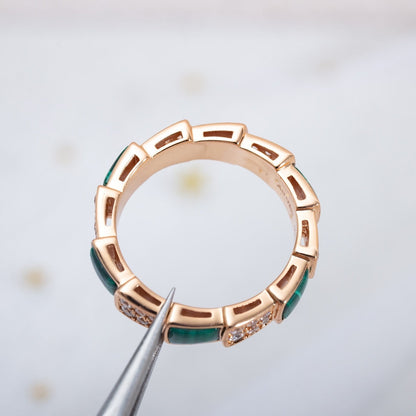 Pomuse SERPENTI RING PINK GOLD MALACHITE DIAMOND PAVED 4MM