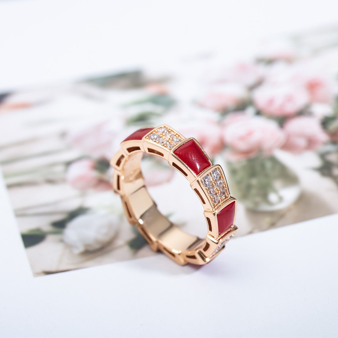 Pomuse SERPENTI RING PINK GOLD CARNELIAN DIAMOND PAVED 4MM