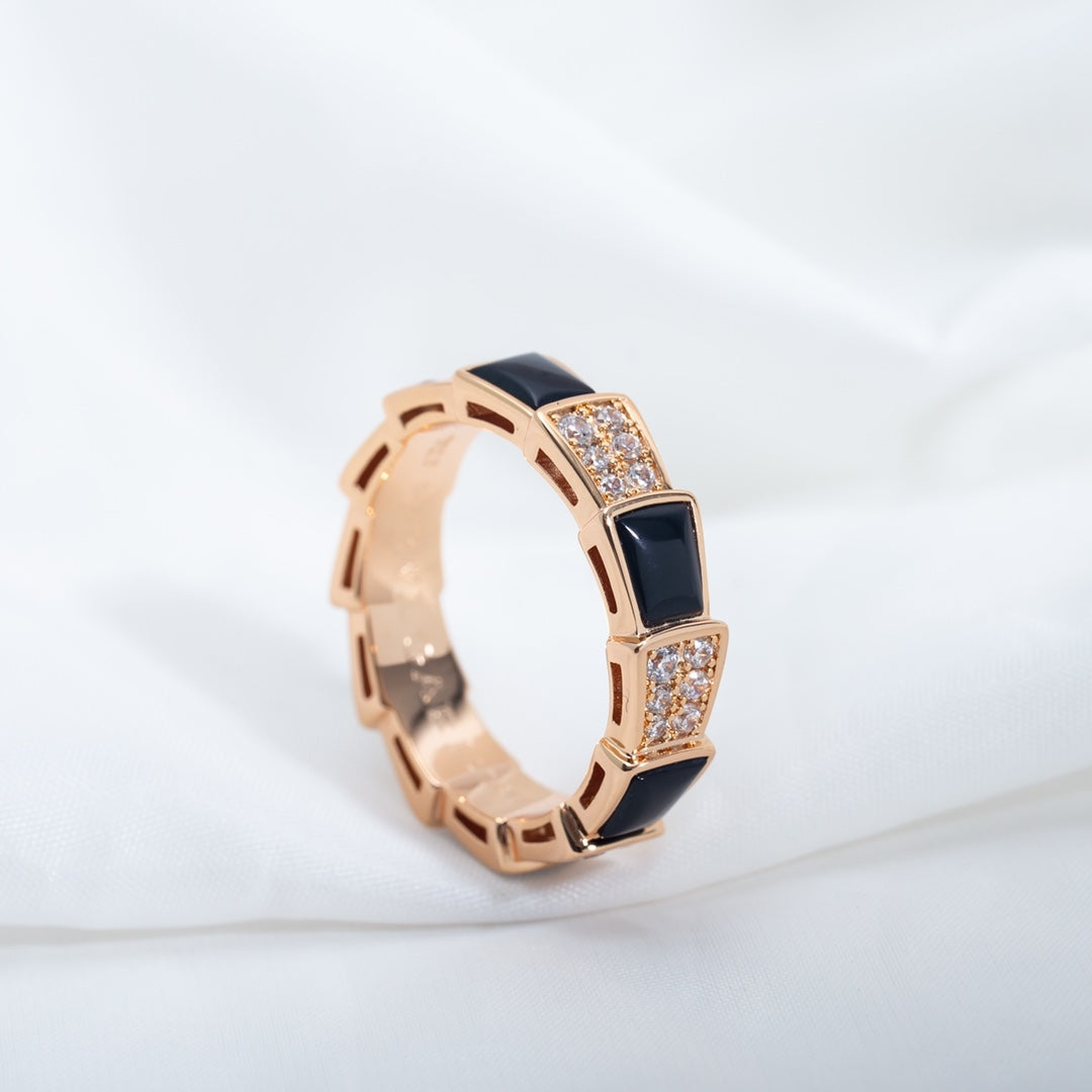 Pomuse SERPENTI RING PINK GOLD BLACK MOP DIAMOND PAVED 4MM