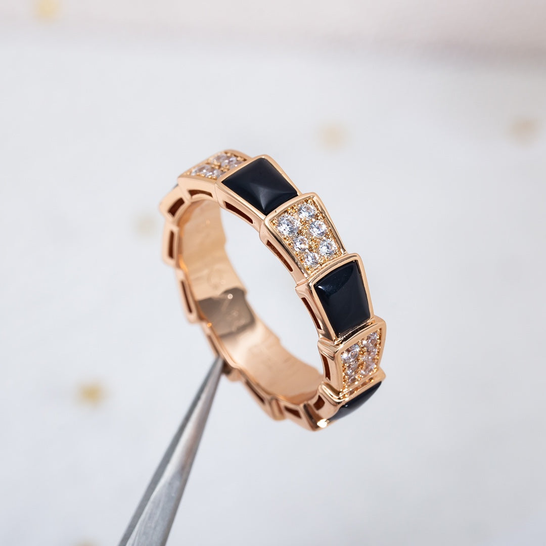 Pomuse SERPENTI RING PINK GOLD BLACK MOP DIAMOND PAVED 4MM