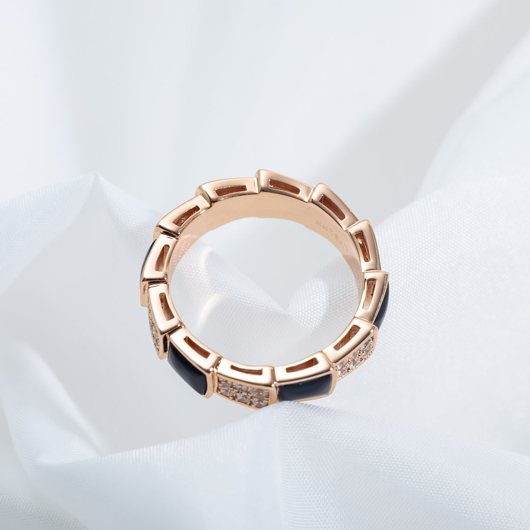 Pomuse SERPENTI RING PINK GOLD BLACK MOP DIAMOND PAVED 4MM