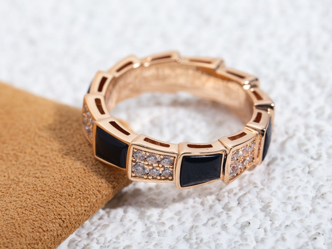 Pomuse SERPENTI RING PINK GOLD BLACK MOP DIAMOND PAVED 4MM