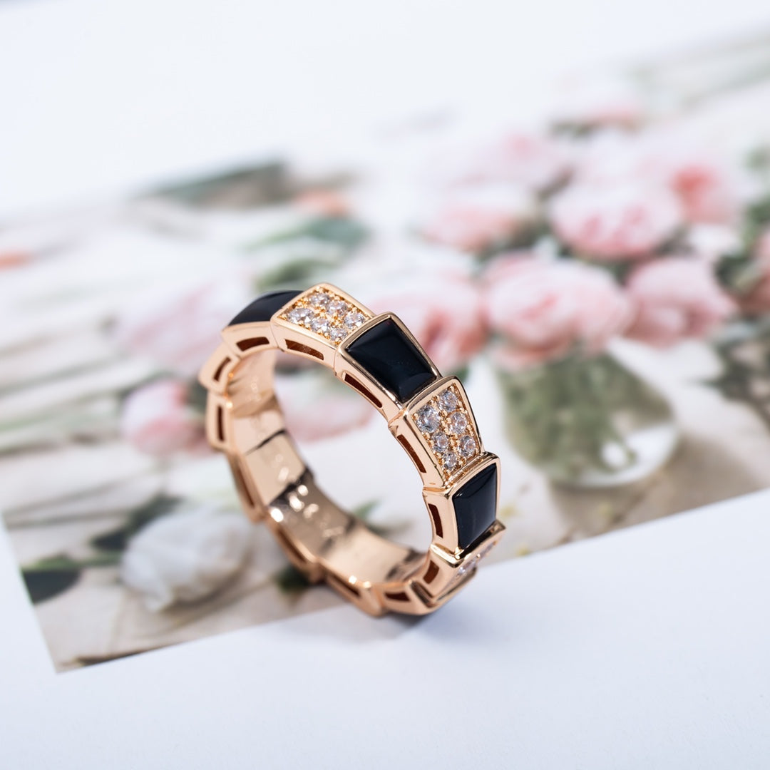 Pomuse SERPENTI RING PINK GOLD BLACK MOP DIAMOND PAVED 4MM