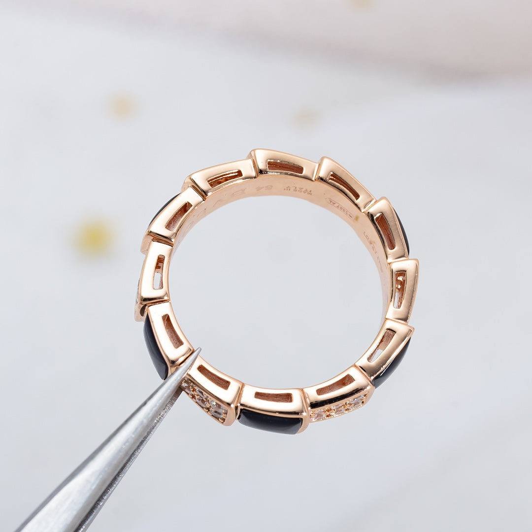 Pomuse SERPENTI RING PINK GOLD BLACK MOP DIAMOND PAVED 4MM