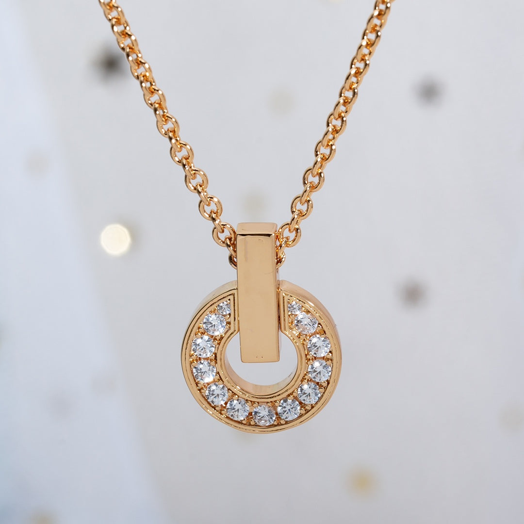 Pomuse GARI NECKLACE PINK GOLD DIAMOND
