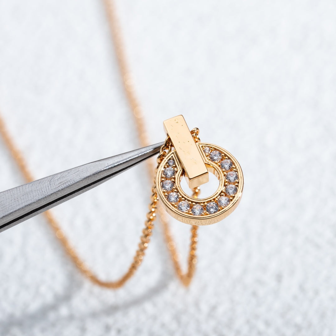 Pomuse GARI NECKLACE PINK GOLD DIAMOND