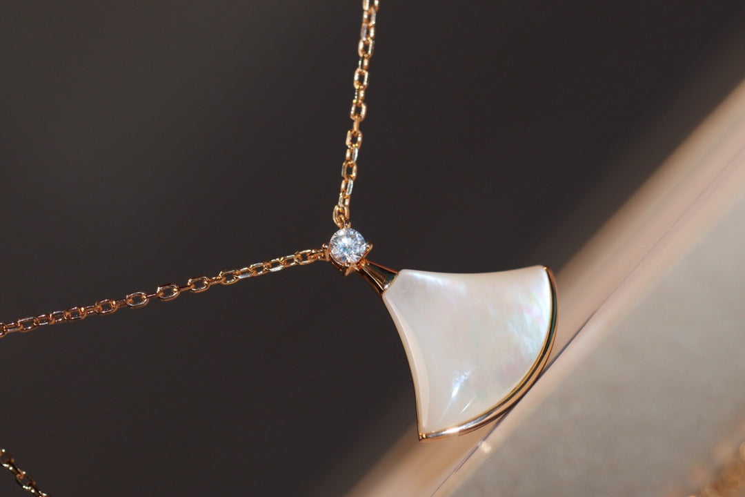 Pomuse DREAM NECKLACE WHITE MOP PINK GOLD 1 DIAMOND
