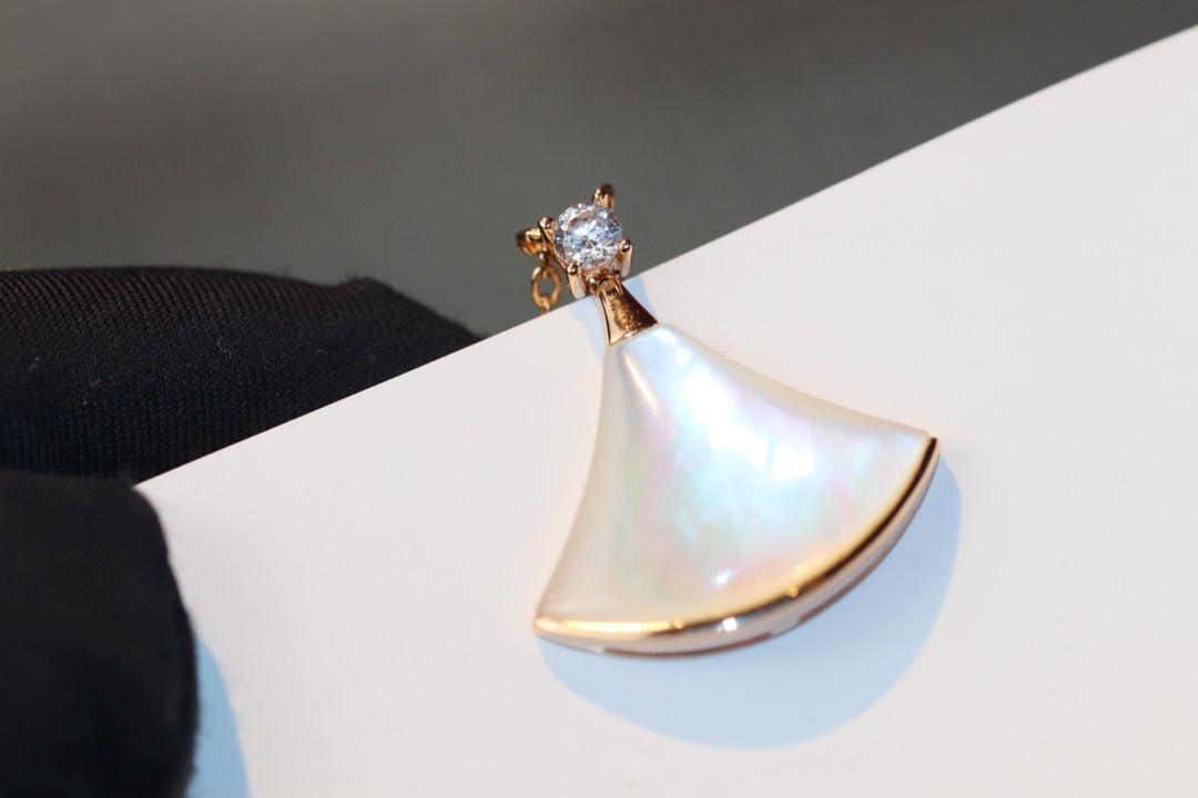 Pomuse DREAM NECKLACE WHITE MOP PINK GOLD 1 DIAMOND
