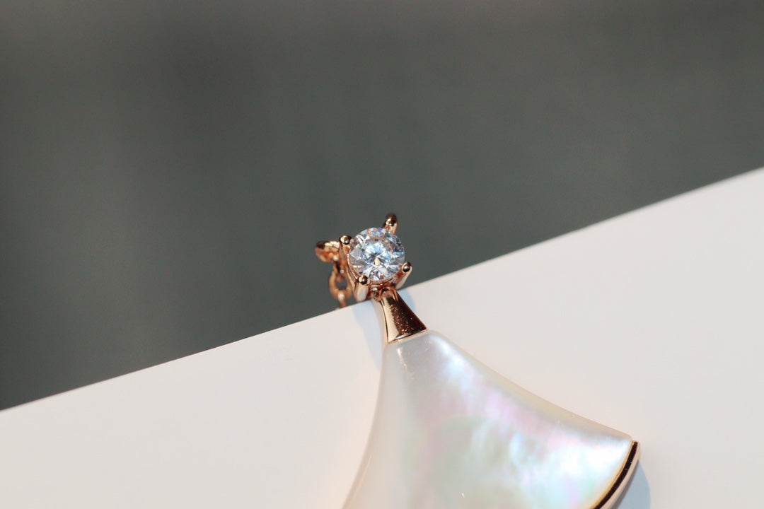 Pomuse DREAM NECKLACE WHITE MOP PINK GOLD 1 DIAMOND