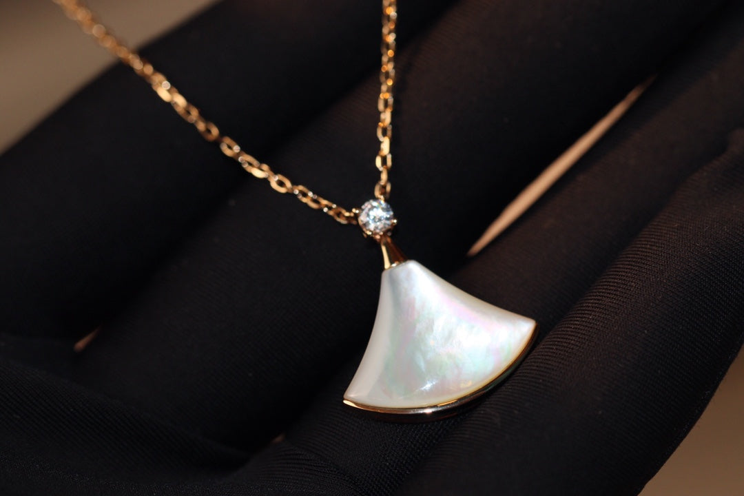 Pomuse DREAM NECKLACE WHITE MOP PINK GOLD 1 DIAMOND