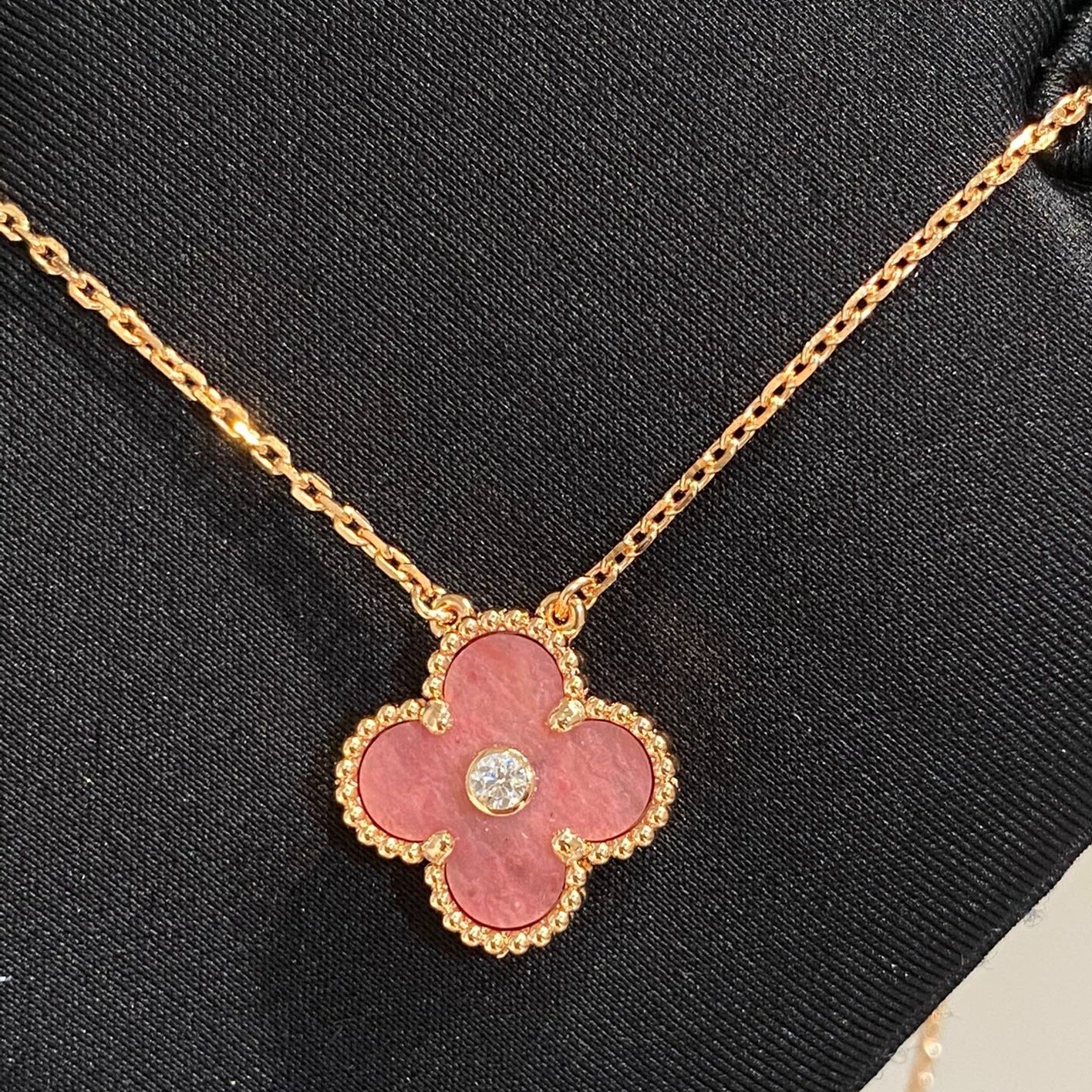 Pomuse CLOVER 15MM DIAMOND RHODONITE NECKLACE
