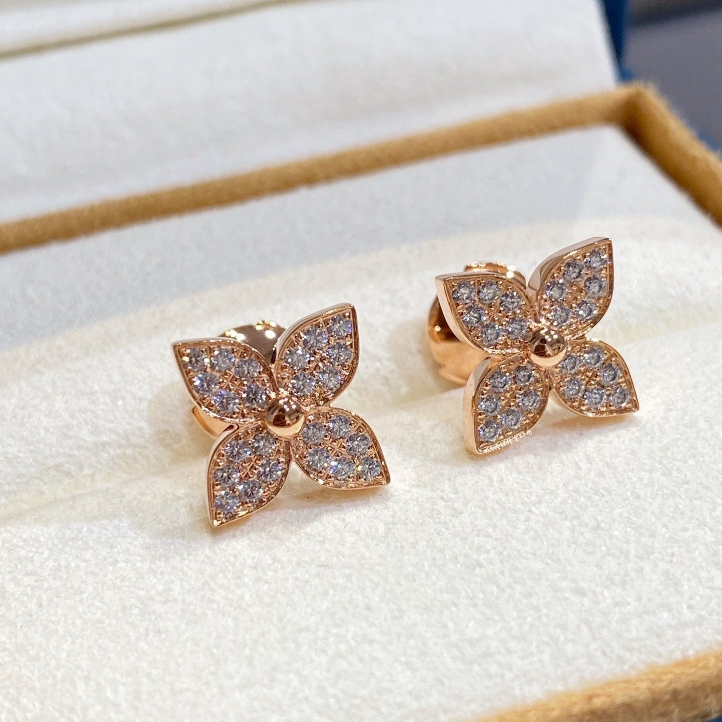Pomuse STAR DIAMOND EARRINGS