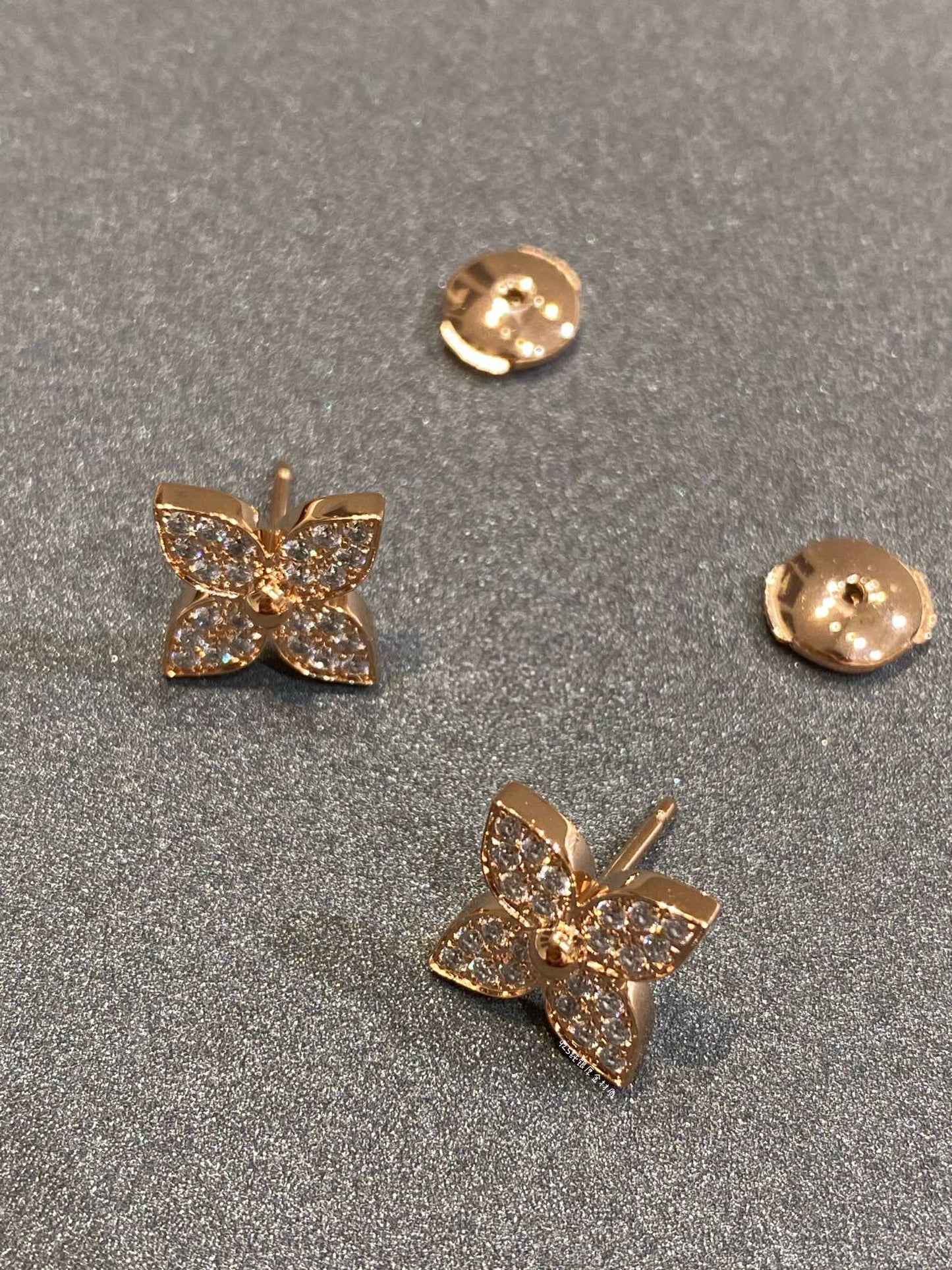 Pomuse STAR DIAMOND EARRINGS