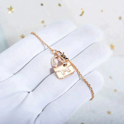 Pomuse AMULETTE PEDANT ROSE GOLD NECKLACE