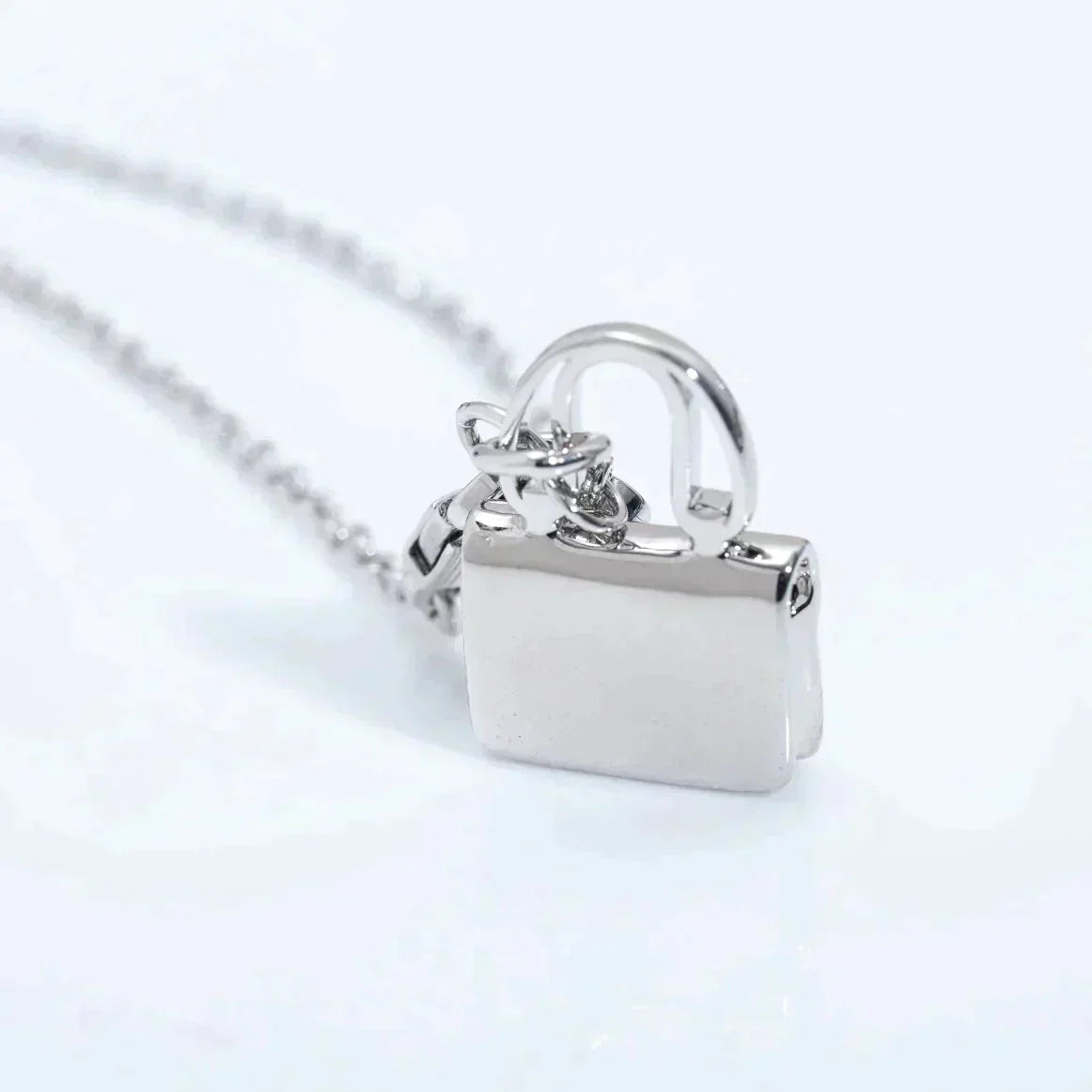 Pomuse AMULETTE PEDANT SILVER NECKLACE
