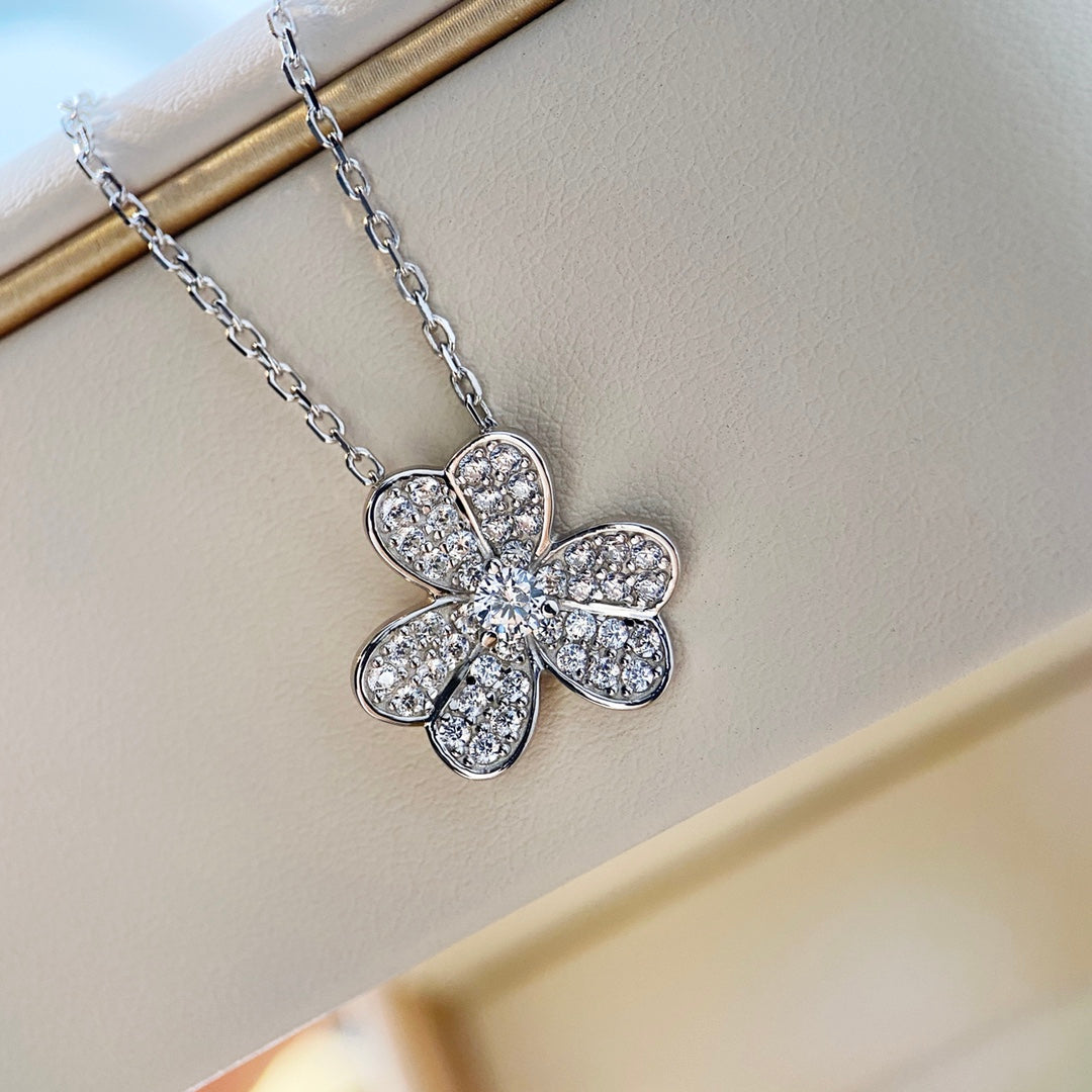 Pomuse FRIVOLE DIAMOND NECKLACE SILVER