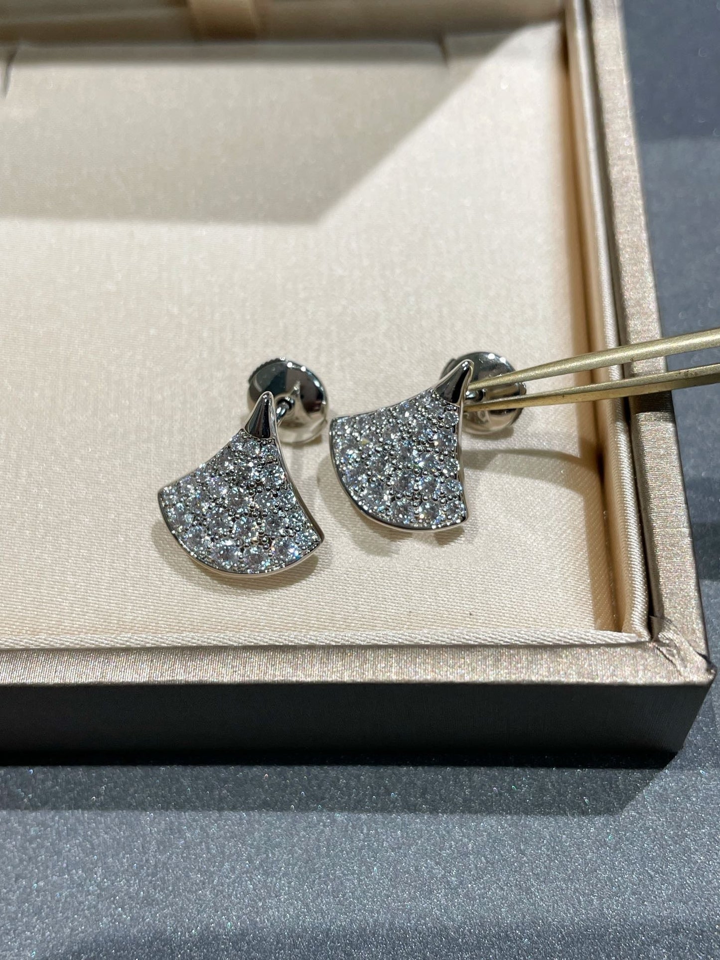 Pomuse DREAM STUD EARRINGS DIAMOND