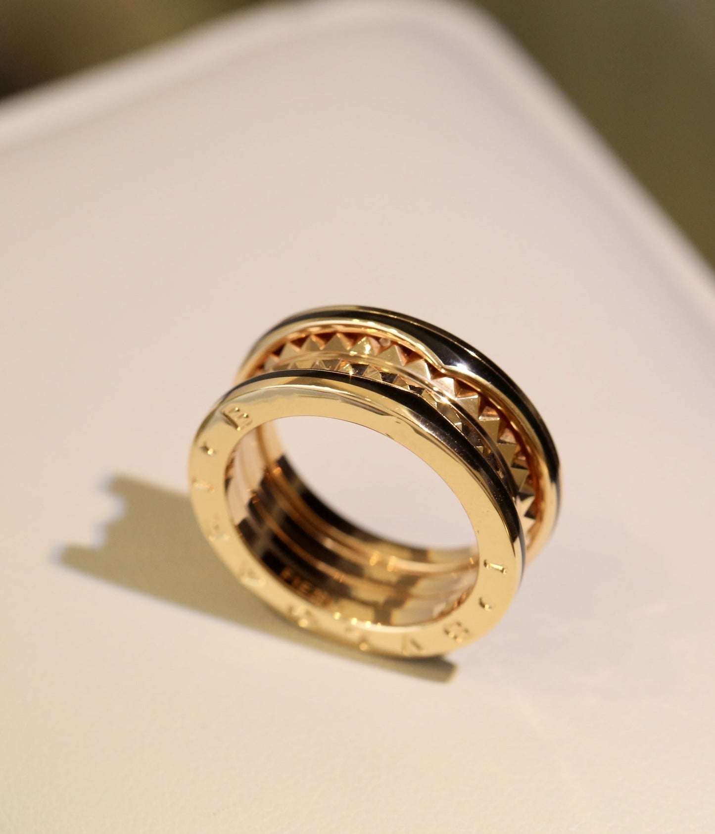Pomuse ZERO 1 GOLD BLACK CERAMIC RING