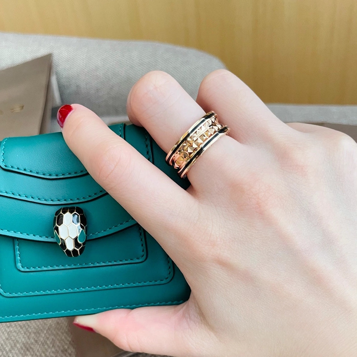 Pomuse ZERO 1 GOLD BLACK CERAMIC RING