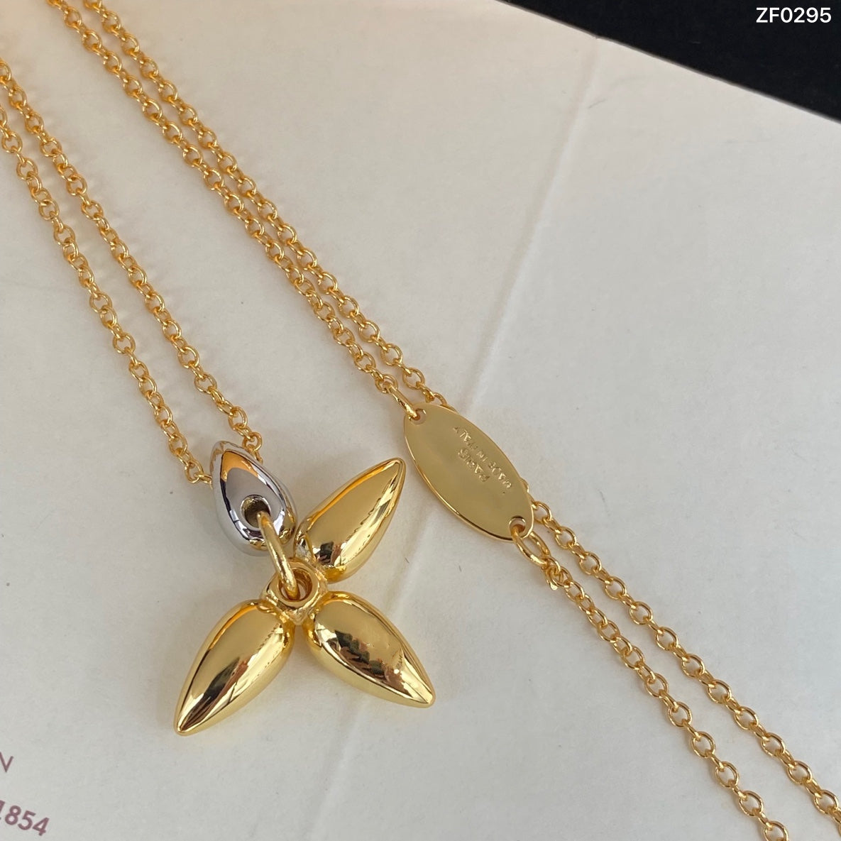 Pomuse LOUISETTE PEDANT GOLD NECKLACE