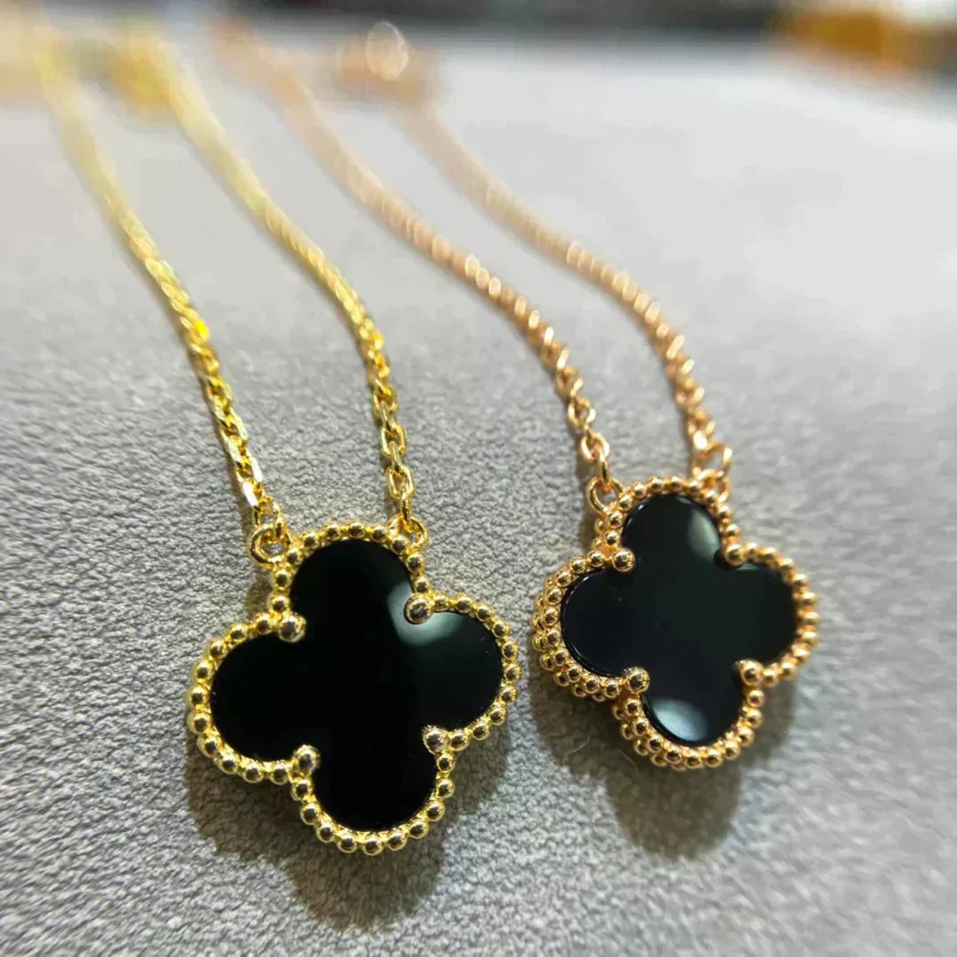 Pomuse CLOVER 15MM BLACK ONYX SINGLE FLOWER NECKLACE