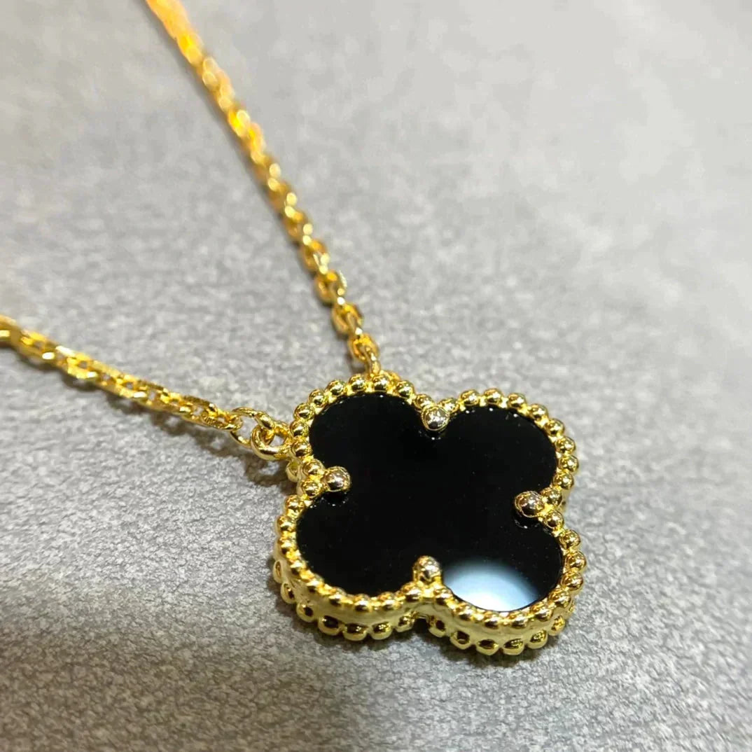 Pomuse CLOVER 15MM BLACK ONYX SINGLE FLOWER NECKLACE