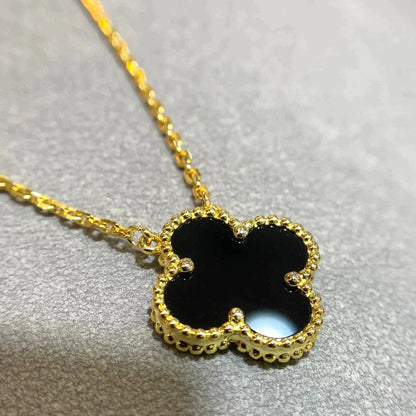 Pomuse CLOVER 15MM BLACK ONYX SINGLE FLOWER NECKLACE