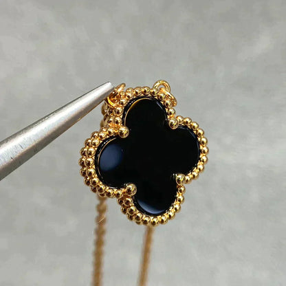 Pomuse CLOVER 15MM BLACK ONYX SINGLE FLOWER NECKLACE