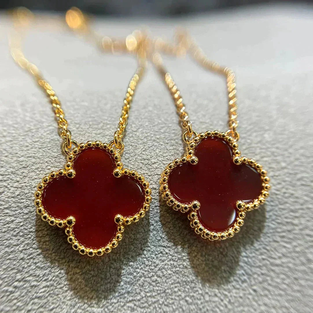 Pomuse CLOVER 15MM CARNELIAN SINGLE FLOWER NECKLACE