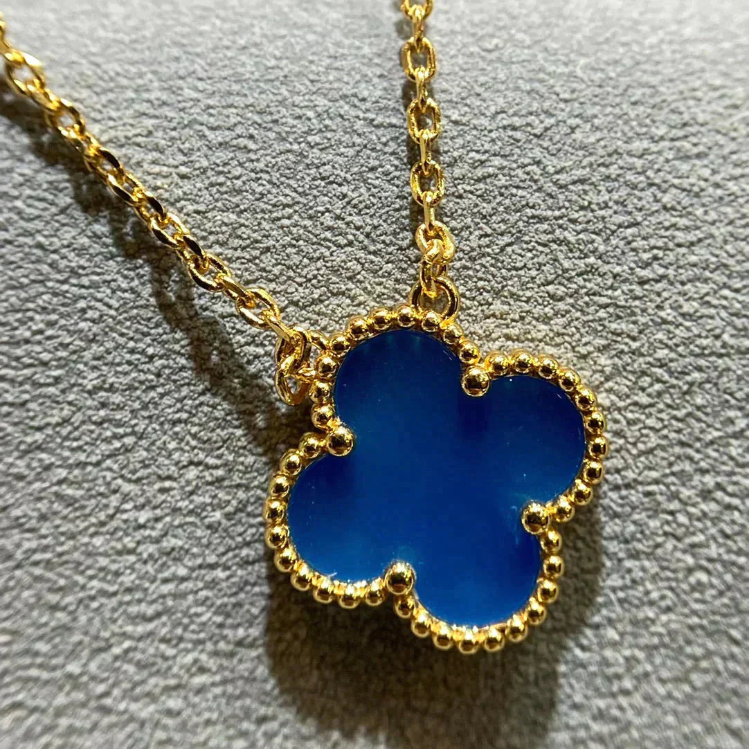 Pomuse CLOVER 15MM BLUE AGATE NECKLACE