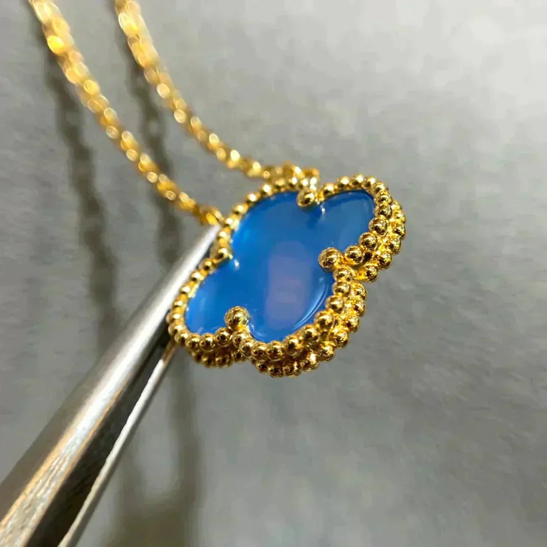 Pomuse CLOVER 15MM BLUE AGATE NECKLACE