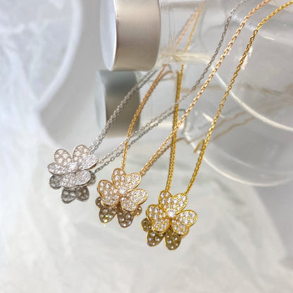 Pomuse FRIVOLE FLOWER DIAMOND NECKLACE