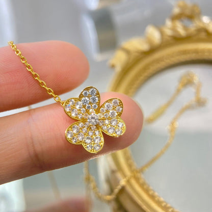 Pomuse FRIVOLE FLOWER DIAMOND NECKLACE