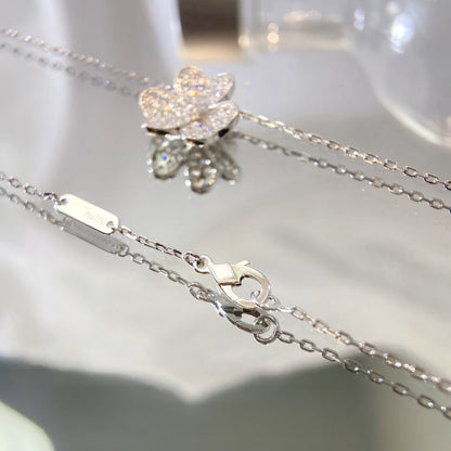 Pomuse FRIVOLE FLOWER DIAMOND NECKLACE