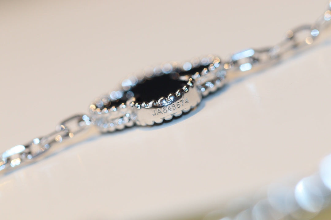 Pomuse CLOVER 20 MOTIFS ONYX DIAMOND SILVER