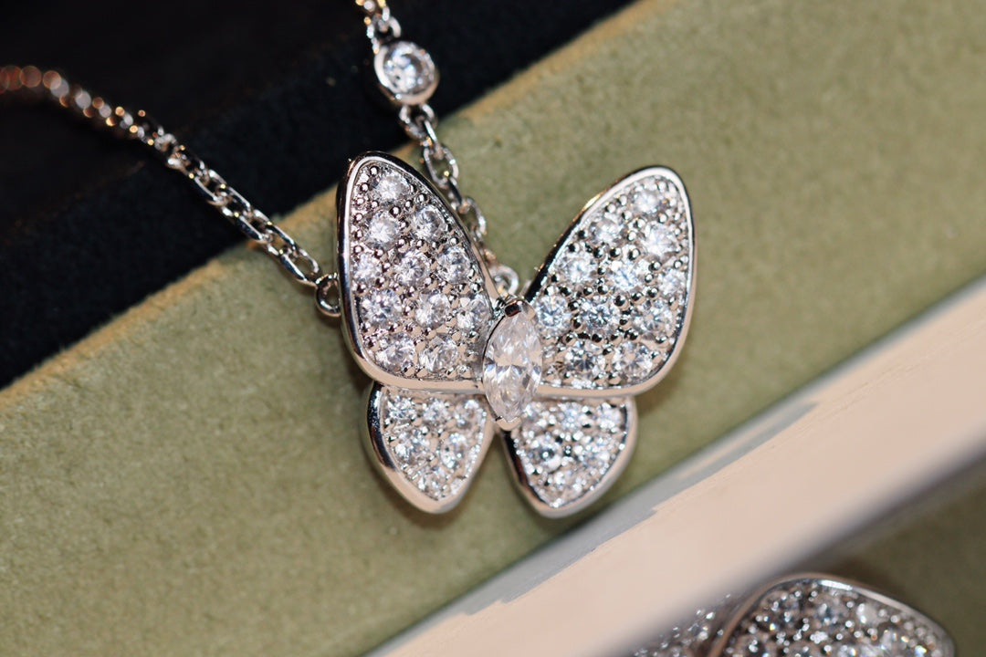 Pomuse BUTTERFLY DIAMOND NECKLACE